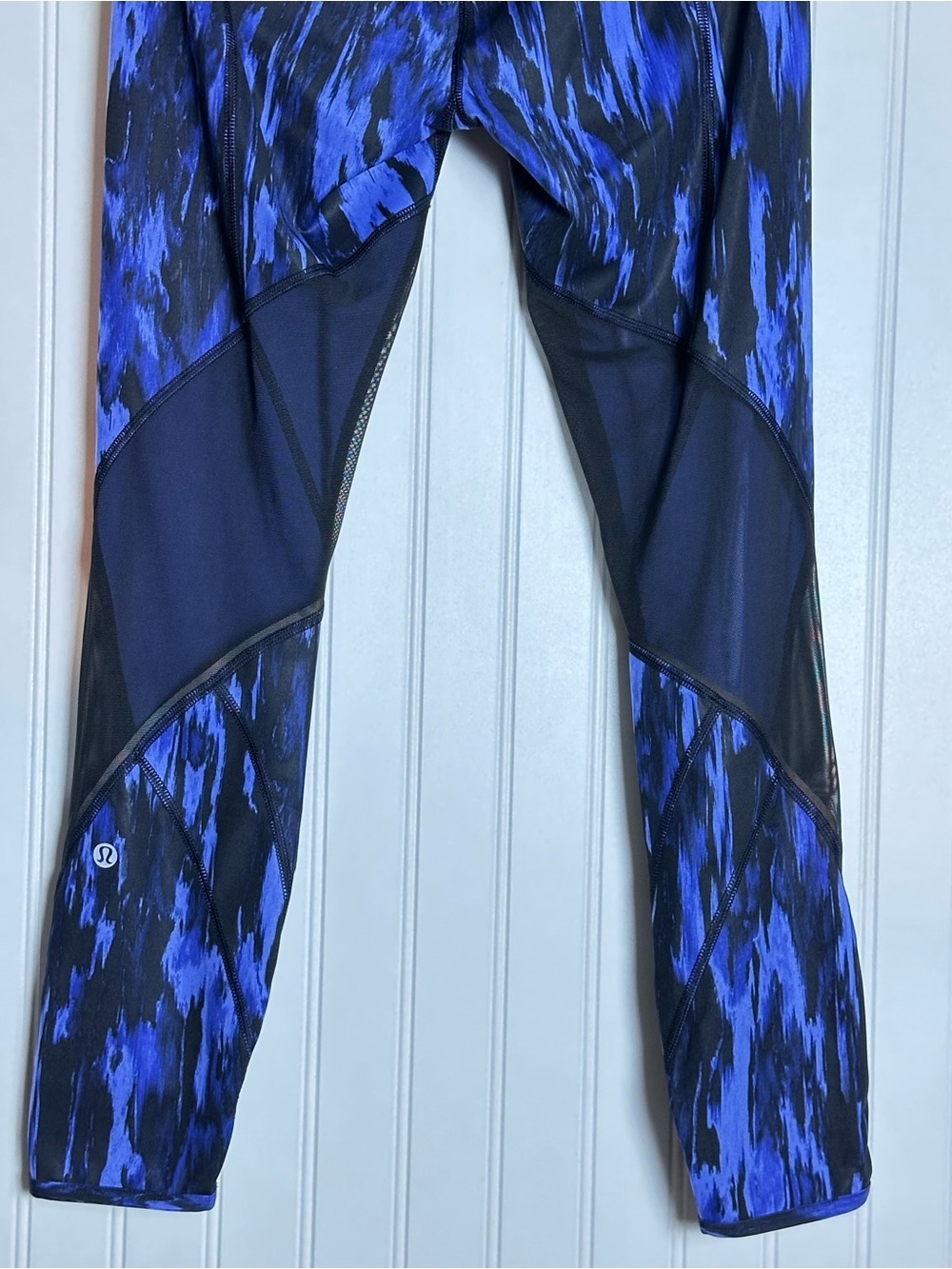 Lululemon All Meshed Up 7/8 Tight size 6 Black Blue Mesh Athletic Wear - Picture 10 of 14